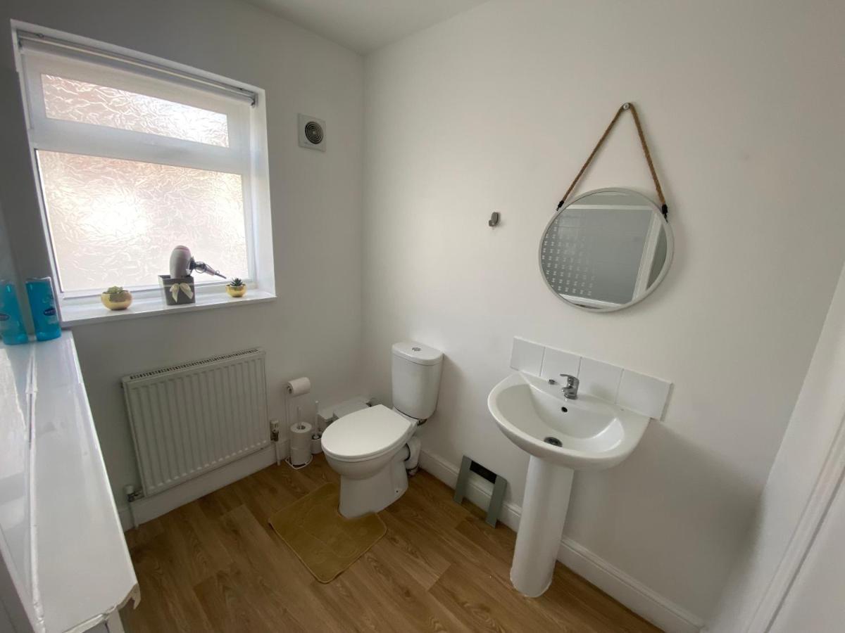 ロンドン Private House With Free Park For Group Near Wembley Stationヴィラ エクステリア 写真