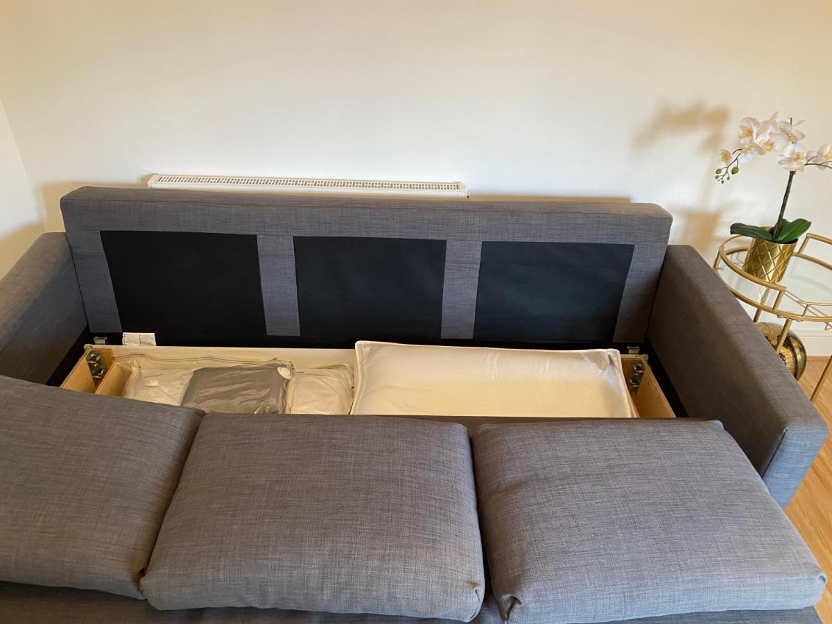 ロンドン Private House With Free Park For Group Near Wembley Stationヴィラ エクステリア 写真